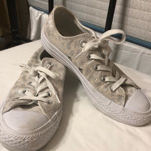 ☘️☘️White converse☘️☘️